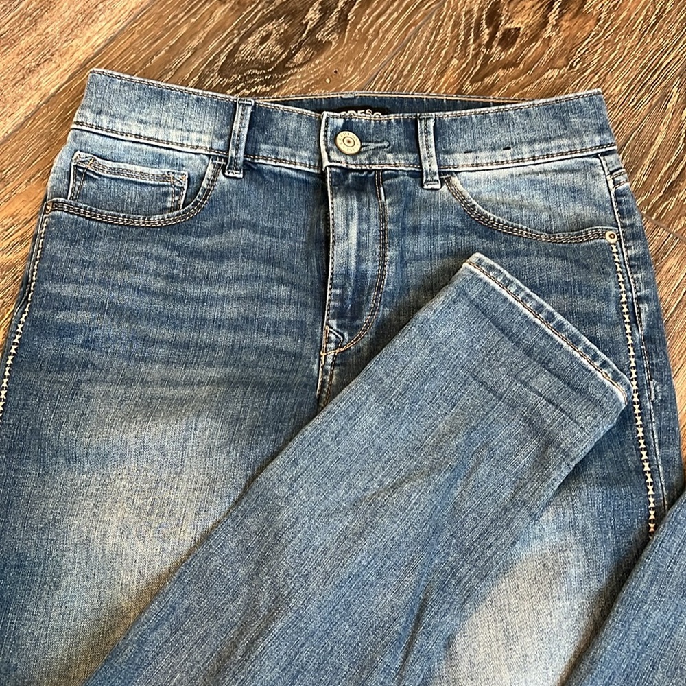 Express Jeans - Picture 3 of 12